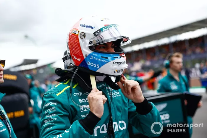 Lance Stroll, Aston Martin F1 Team, sur la grille de départ