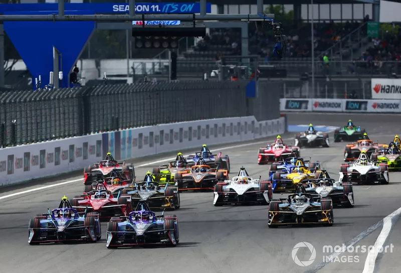 Pascal Wehrlein TAG Heuer Porsche Formula E Team Porsche 99X Electric Gen3 au départ