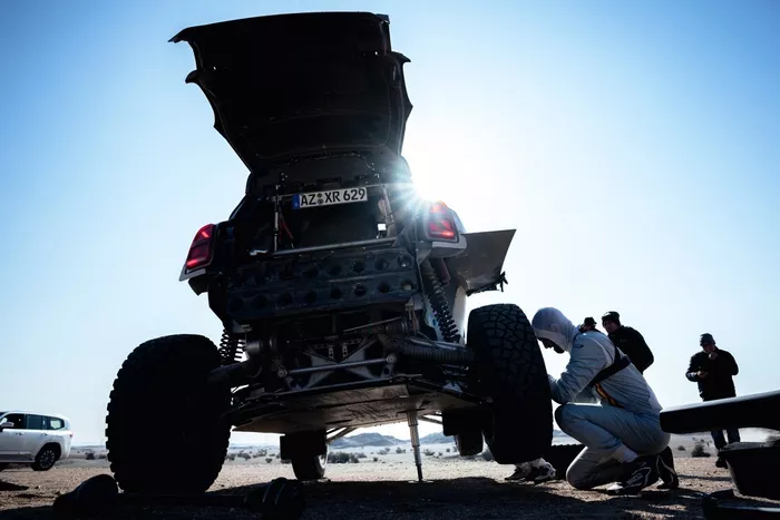 #222 X-Raid Mini JCW Team Mini: Guillaume De Mevius