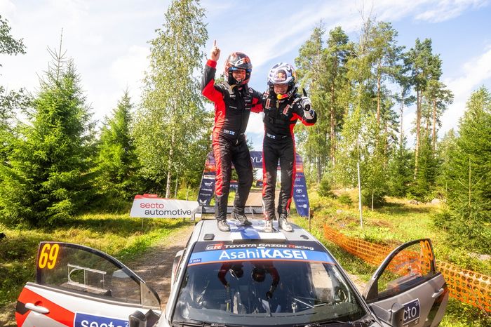 Победители Калле Рованпереты, Джонн Халттунен, Toyota Gazoo Racing Wrt Toyota Gr Yaris Rally1