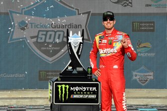 Kyle Busch, Joe Gibbs Racing, Toyota Camry SKITTLES wins