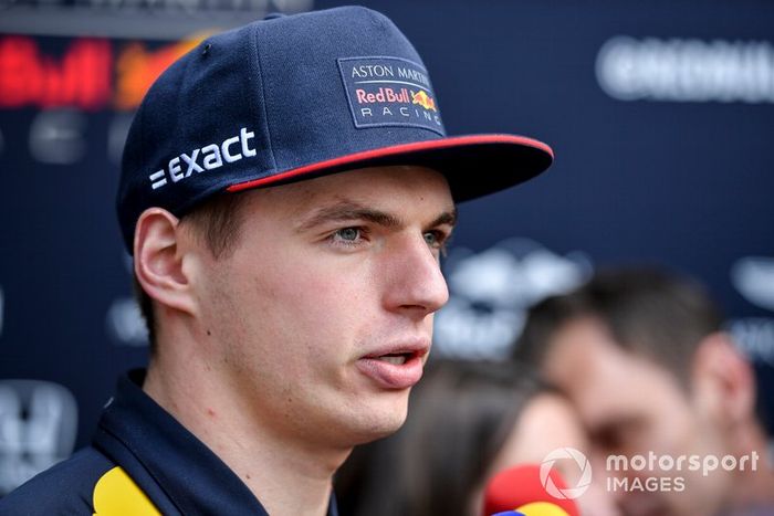 Max Verstappen, Red Bull Racing con los medios