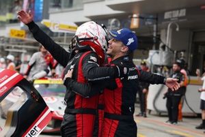 Ganador de la carrera #6 Porsche Penske Motorsport Porsche 963: Kevin Estre, Andre Lotterer, Laurens Vanthoor