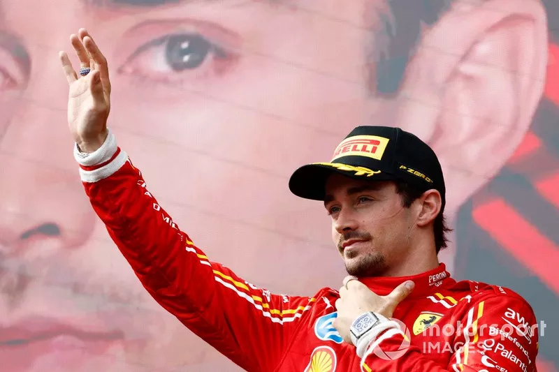 Charles Leclerc, Scuderia Ferrari, 3e position, vagues du podium