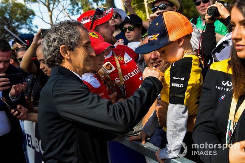 Alain Prost, Renault signs an autograph for a fan