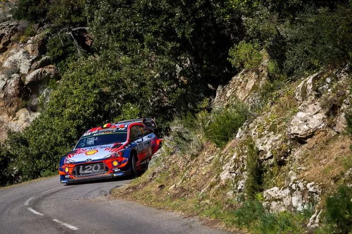 Thierry Neuville, Nicolas Gilsoul, Hyundai Motorsport Hyundai i20 Coupe WRC