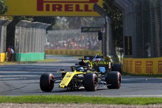 Daniel Ricciardo, Renault R.S.19 with damage and no front wing