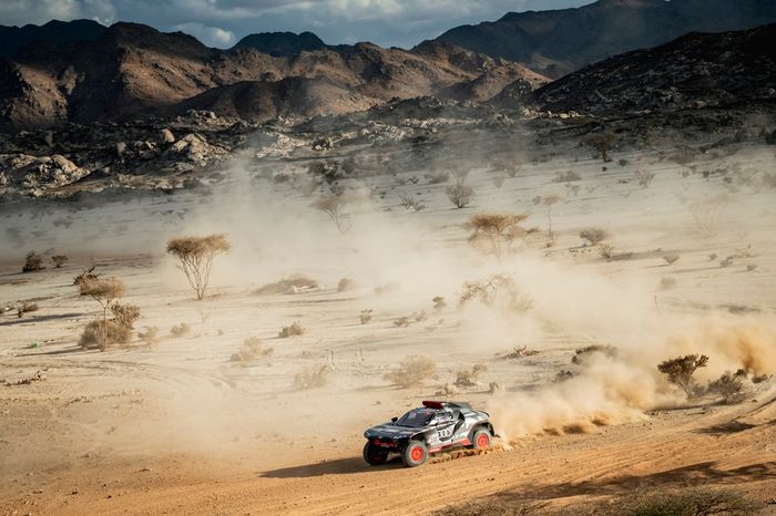 #202 Team Audi Sport Audi: Carlos Sainz, Lucas Cruz