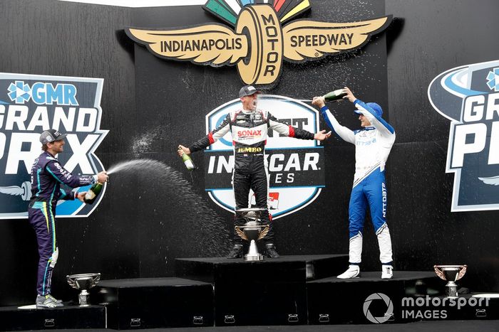Podio: ganador Rinus VeeKay, Ed Carpenter Racing Chevrolet, segundo Romain Grosjean, Dale Coyne Racing with RWR Honda, y tercero Alex Palou, Chip Ganassi Racing Honda