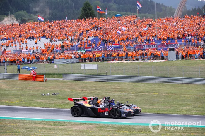Sergio Pérez, Red Bull Racing, Max Verstappen, Red Bull Racing, en un KTM X-Bows