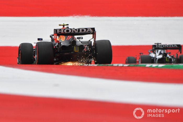 Yuki Tsunoda, AlphaTauri AT02, Sergio Pérez, Red Bull Racing RB16B