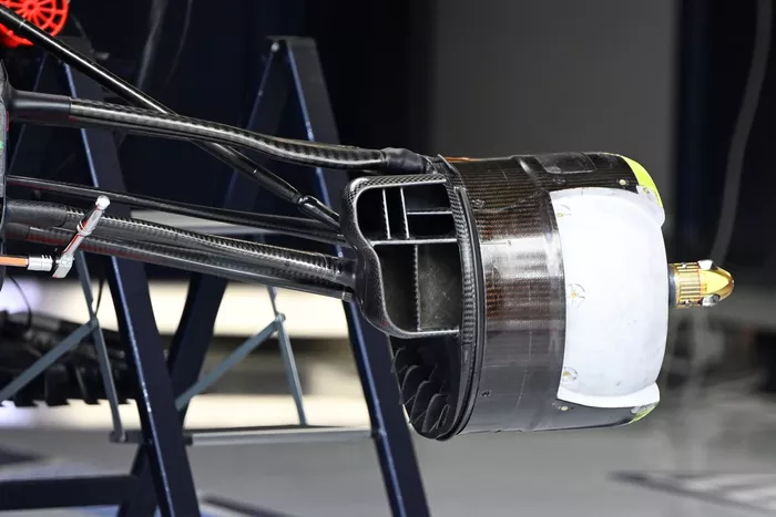 Detalle del tambor de freno delantero del Red Bull Racing RB16B