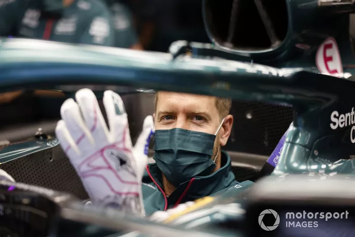 Sebastian Vettel, en el box de Aston Martin 