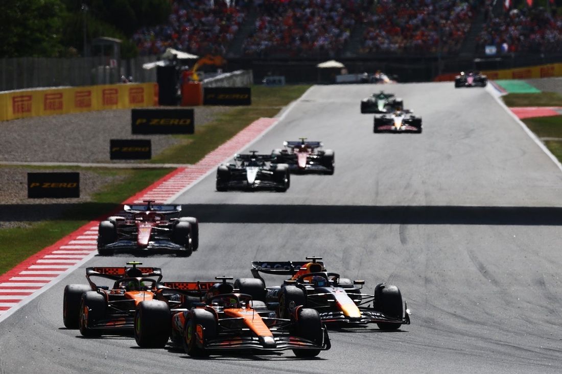 Lando Norris, McLaren, Oscar Piastri, McLaren, Max Verstappen, Red Bull Racing