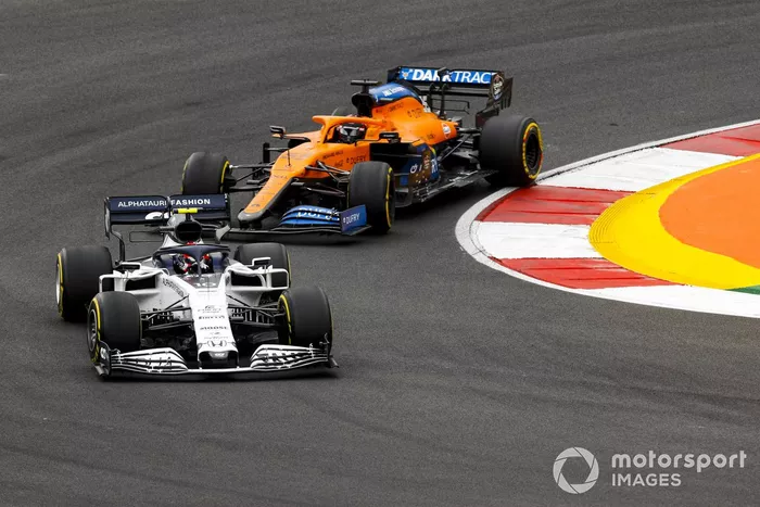 Pierre Gasly, AlphaTauri AT01, Carlos Sainz Jr., McLaren MCL35