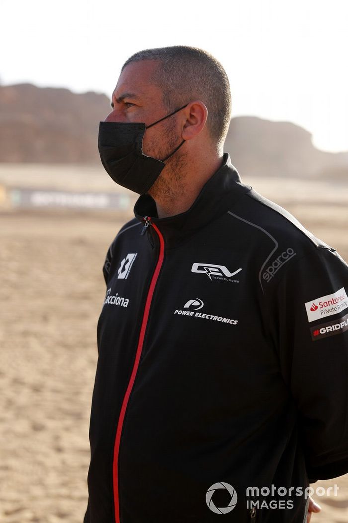 Un miembro del equipo Acciona | Sainz XE Team 