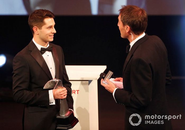 Luke Dardis recibe el Premio Williams al Ingeniero del Futuro