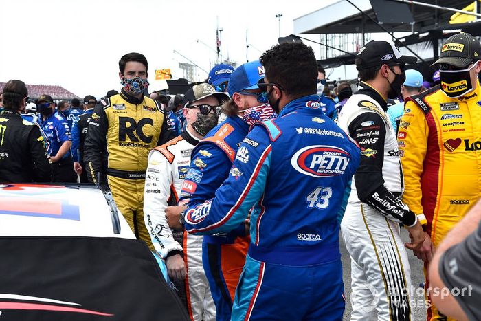 Darrell Wallace Jr., Richard Petty Motorsports, Chevrolet Camaro Victory Junction and Ricky Stenhouse Jr., JTG Daugherty Racing, Chevrolet Camaro NOS Energy Drink