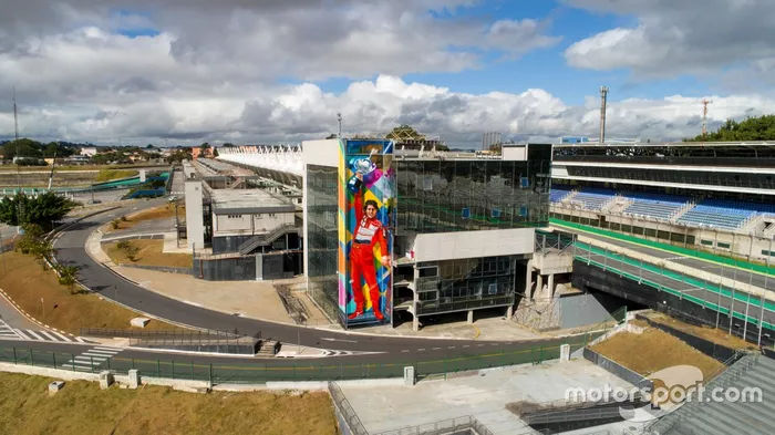Mural de Kobra em homenagem a Senna é lançado virtualmente no aniversário de 80 anos de Interlagos