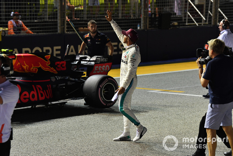 Lewis Hamilton 79. rajtelsősége a Forma-1-ben - F1 2018 - Szingapúri Nagydíj