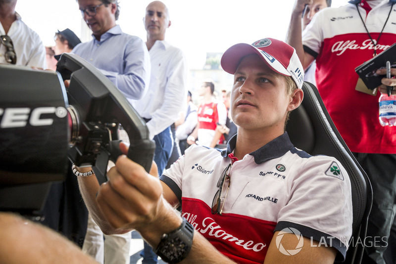 Marcus Ericsson, Sauber on the simulator