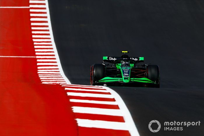 Zhou Guanyu, Stake F1 Team KICK Sauber C44