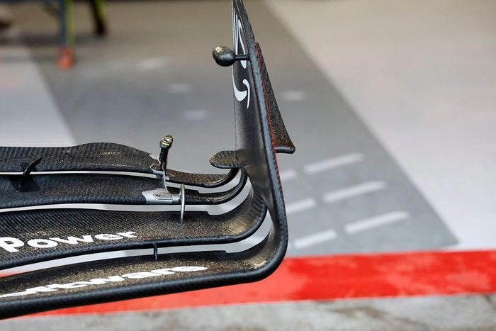 Detalle del alerón delantero del Ferrari SF-23