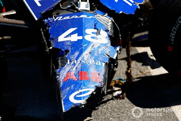 El dañado Edoardo Mortara, Maserati Racing, Maserati Tipo Folgore, tras un fuerte accidente en la 9ª vuelta.