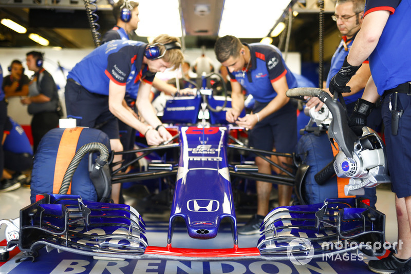 Механіки, Брендон Хартлі, Toro Rosso STR13