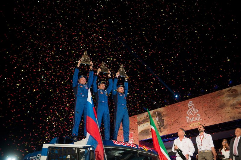 Переможець. #500 Team Kamaz Master: Едуард Ніколаєв, Євген Яковлєв, Володимир Рибаков