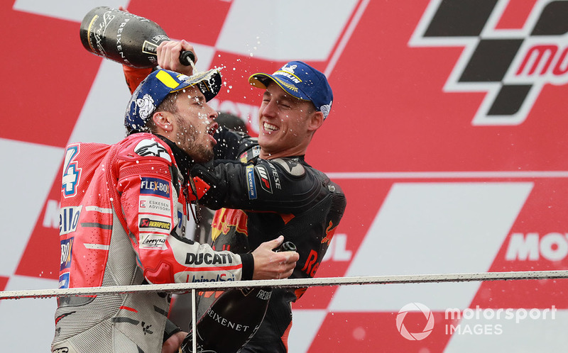 Подіум: переможець гонки Андреа Довіціозо, Ducati Team, третє місце Пол Еспаргаро, Red Bull KTM Factory Racing