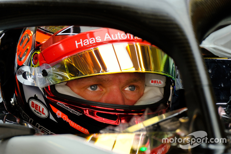 10,24 - Kevin Magnussen