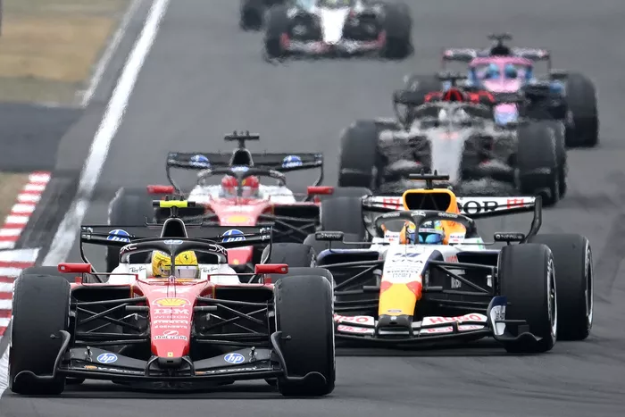 Lewis Hamilton, Ferrari, Arvid Lindblad, Racing Bulls