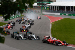 Lewis Hamilton, Mercedes AMG F1 W07 Hybrid and team mate Nico Rosberg, Mercedes AMG F1 W07 Hybrid at the start of the race