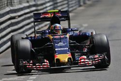 Carlos Sainz Jr, Scuderia Toro Rosso STR11