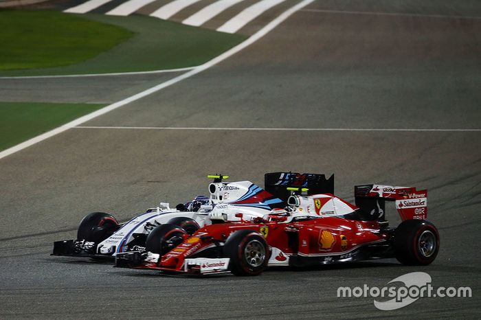 Kimi Raikkonen, Ferrari SF16-H and Valtteri Bottas, Williams FW38