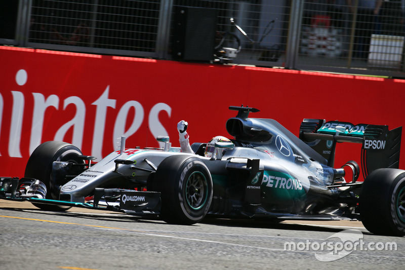 1. Lewis Hamilton, Mercedes AMG F1 W07 Hybrid