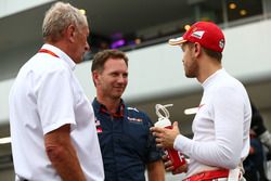 (De izquierda a derecha): Dr Helmut Marko, asesor de Red Bull, con el director de Red Bull, Christia