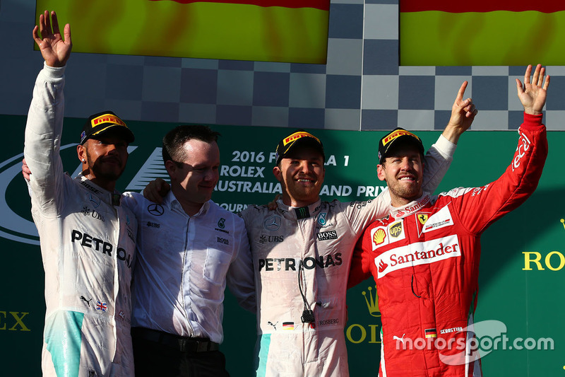 Podium: winnaar Nico Rosberg, Mercedes AMG F1 Team, tweede Lewis Hamilton, Mercedes AMG F1 Team, der