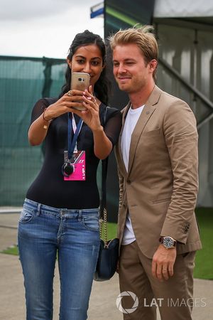 Nico Rosberg, Mercedes-Botschafter, mit Fan