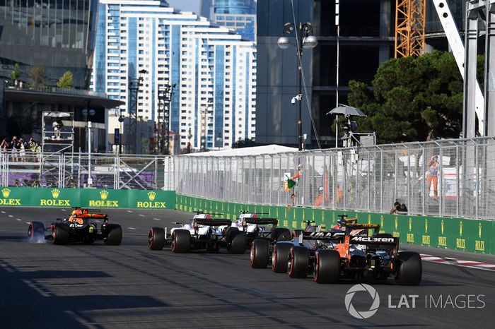 Azerbaiyán: 71.451 espectadores;  41.151