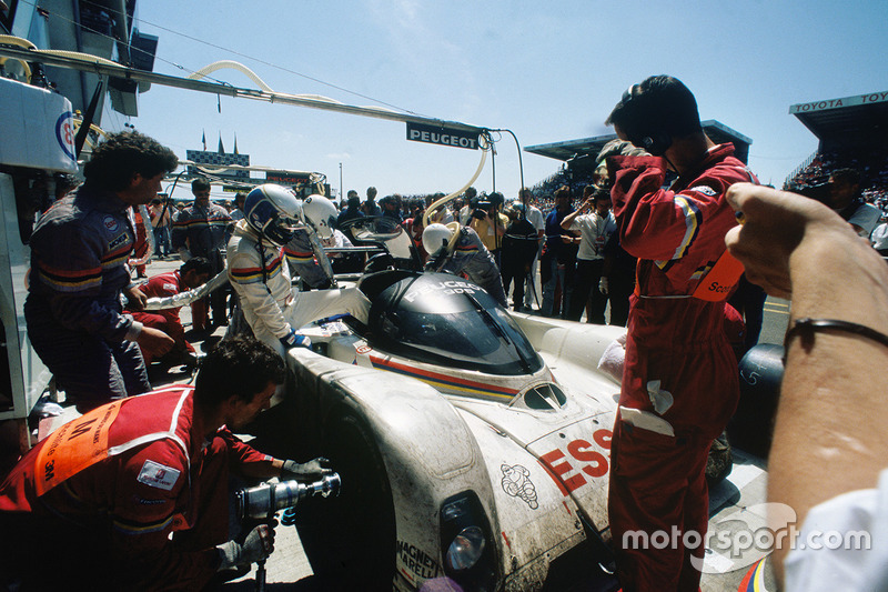 #3 Peugeot Sport Peugeot 905: Eric Helary, Christophe Bouchut, Geoff Brabham