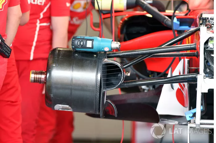 Ferrari SF70H voorremconfiguratie