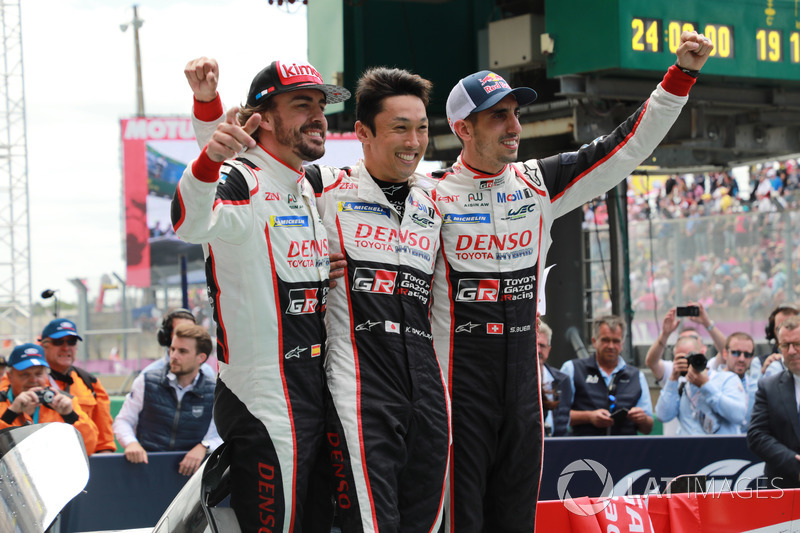 Winnaars #8 Toyota Gazoo Racing Toyota TS050: Sébastien Buemi, Kazuki Nakajima, Fernando Alonso