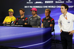 Soldan sağa: Nico Hulkenberg, Renault Sport F1 Team, Romain Grosjean, Haas F1, Fernando Alonso, McLa