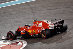 Temporada 2017 - Página 2 F1-abu-dhabi-gp-2017-kimi-raikkonen-ferrari-sf70h