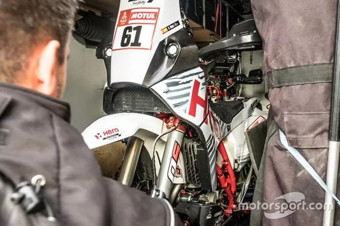 #61 Oriol Mena, Hero