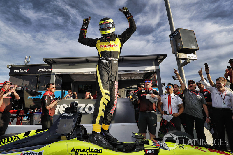 Ganador de la pole Sébastien Bourdais, Dale Coyne Racing with Vasser-Sullivan Honda