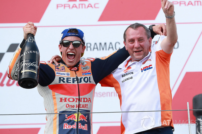 Podio: il vincitore della gara Marc Marquez, Repsol Honda Team