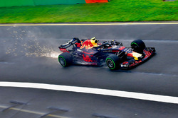 Max Verstappen, Red Bull Racing RB14 sparks